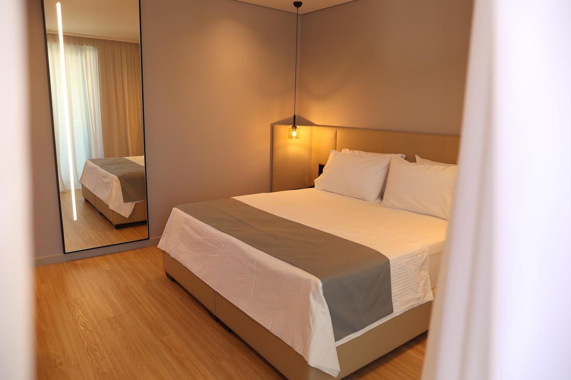 Yacht Premium Hotel ساراندا المظهر الخارجي الصورة