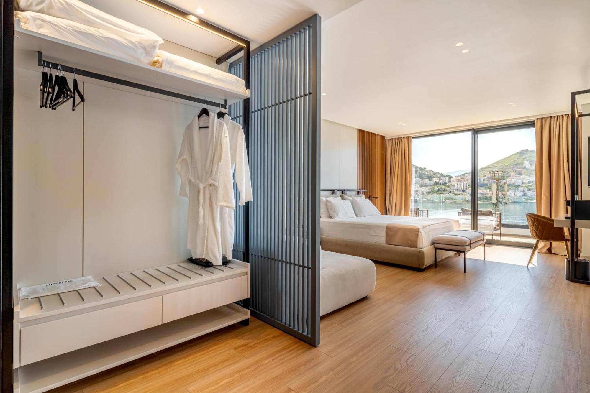 Yacht Premium Hotel ساراندا المظهر الخارجي الصورة