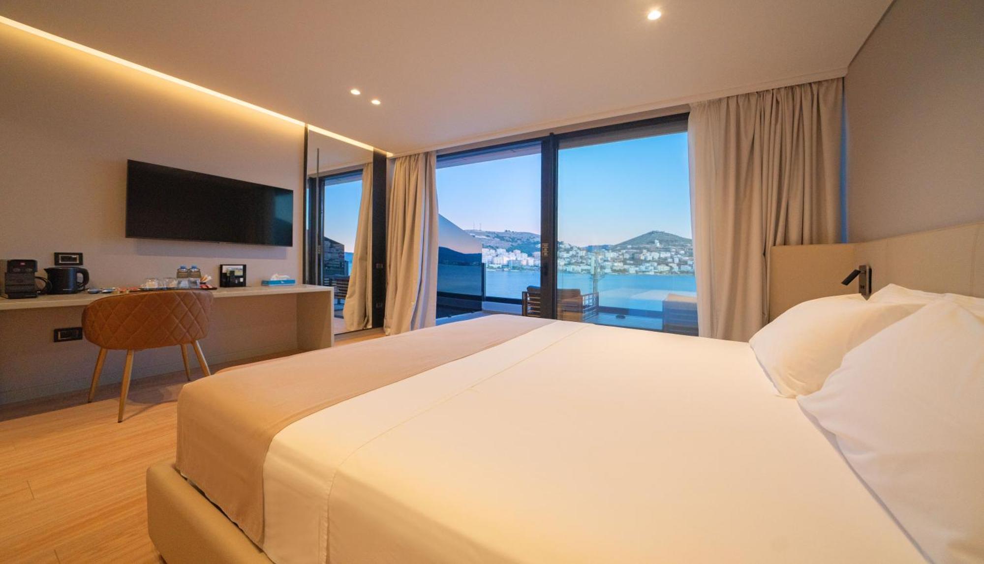 Yacht Premium Hotel ساراندا المظهر الخارجي الصورة